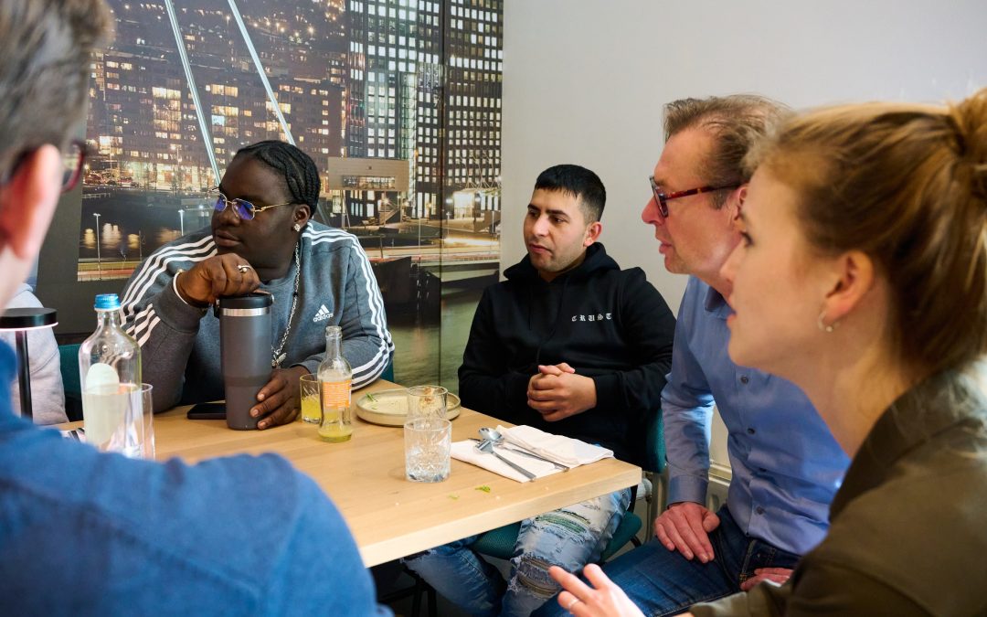 MBO studenten in gesprek met werkgevers, ambtenaren en MDT-partners over toekomst op de arbeidsmarkt